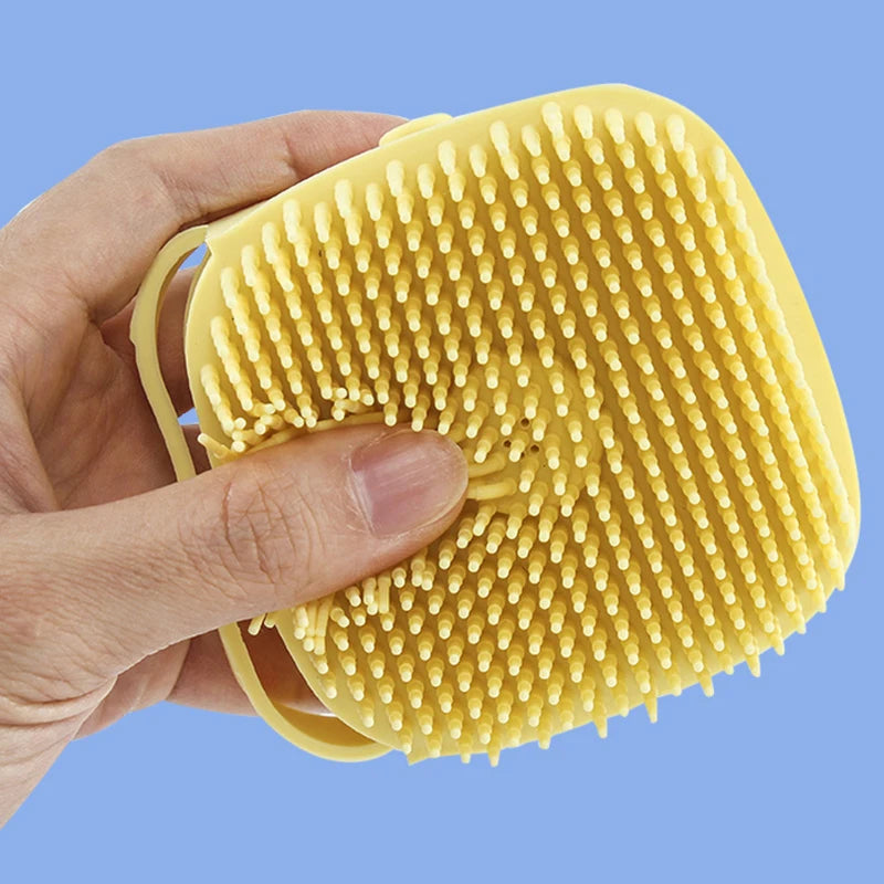 Silicone Pet Bath Brush with Built-In Soap Dispenser – Gentle Grooming for Dogs & Cats