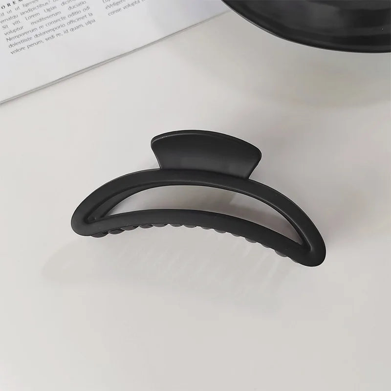 Elegant Black Geometric Hair Claw Clip for Women Long Hair Plastic Toothed Fashion Accessory