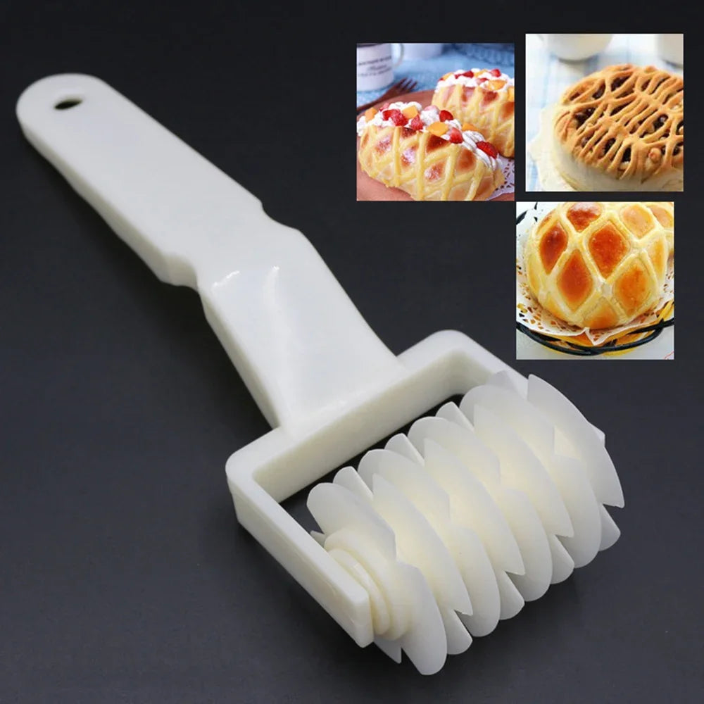Plastic Pastry Pizza Lattice Roller Cutter Dough Wheel Baking Tool for Cookies Pies Pastries Decor